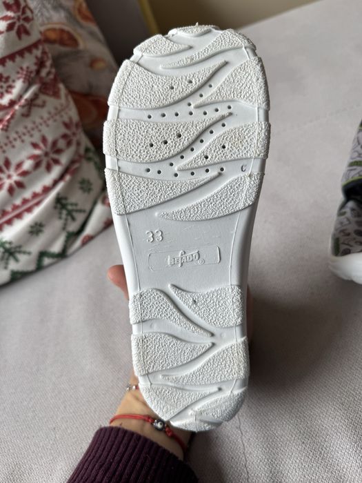 Пантофи за момче 33 номер + подарък пантофи 35 номер