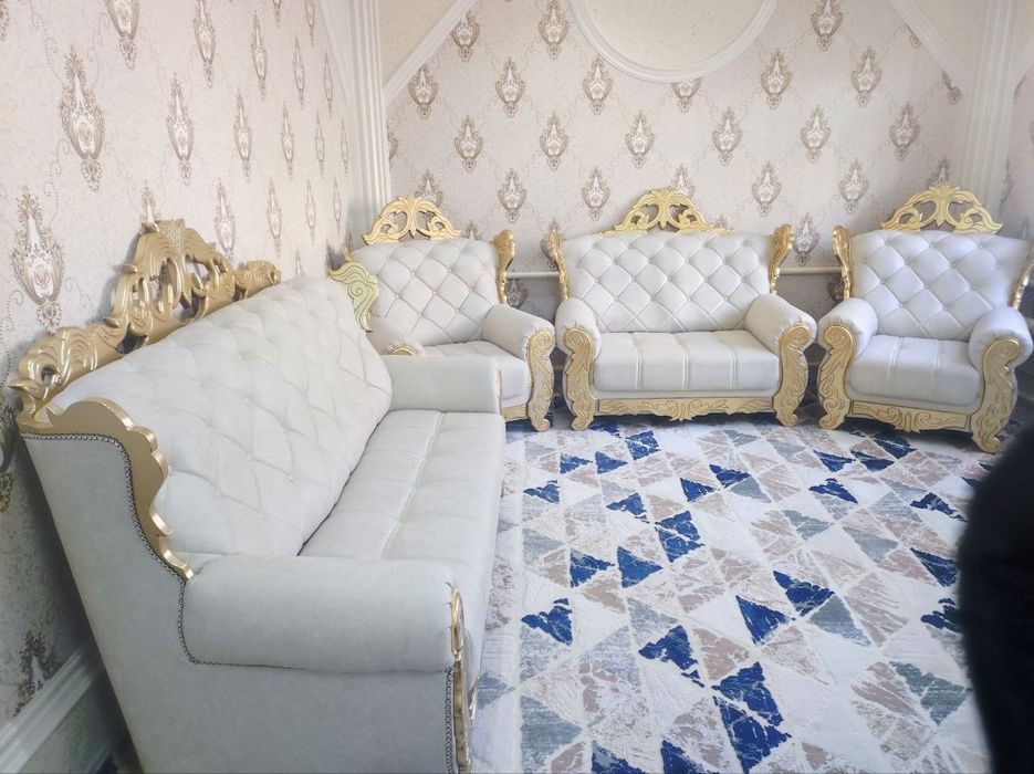 Ugolok Mebel Sotiladi