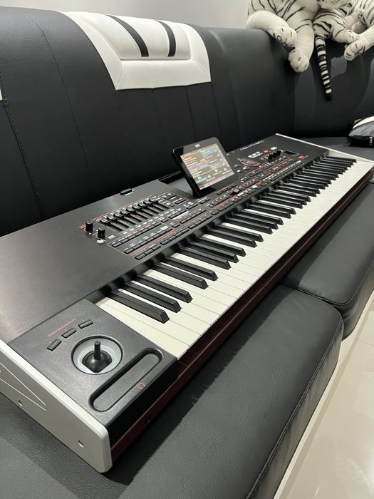 Vand Korg pa4x impecabil 2200€