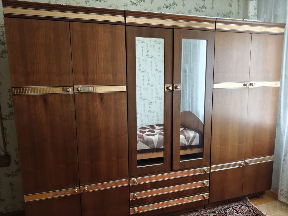 Продам гарнитур Арай