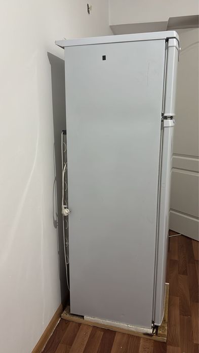 Холодильник в рабочем состоянии Бирюса