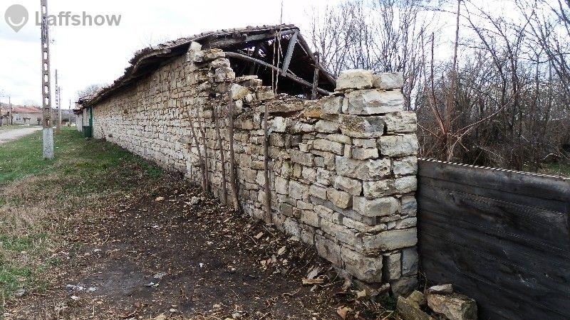 Продава се Къща в с. Горски Сеновец, Област Велико Търново - 1200 кв.м за 7 €/кв.м - Снимка #4