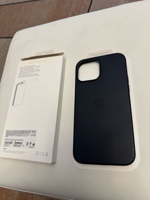 Лот от кейсове за Iphon 13pro max