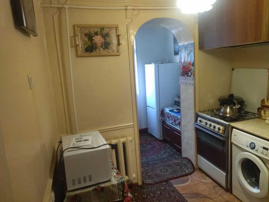 Квартира сотилади 4 хонали.