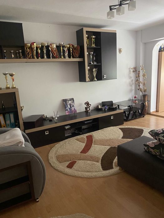 Vand apartament 2 camere cartier OBOR