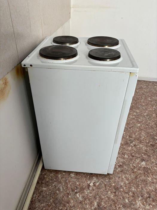 Продам электрическую плиту