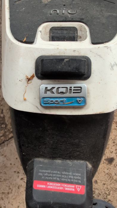 Trotinetă NIU KQI3 sport defectă