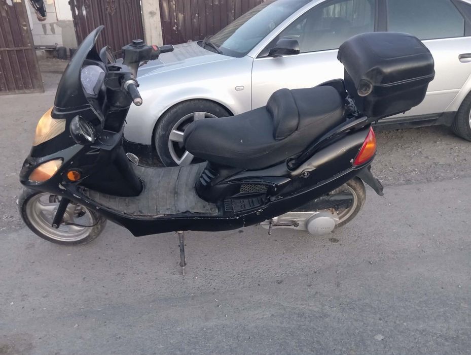 Vand scuter de 150 de  cc
