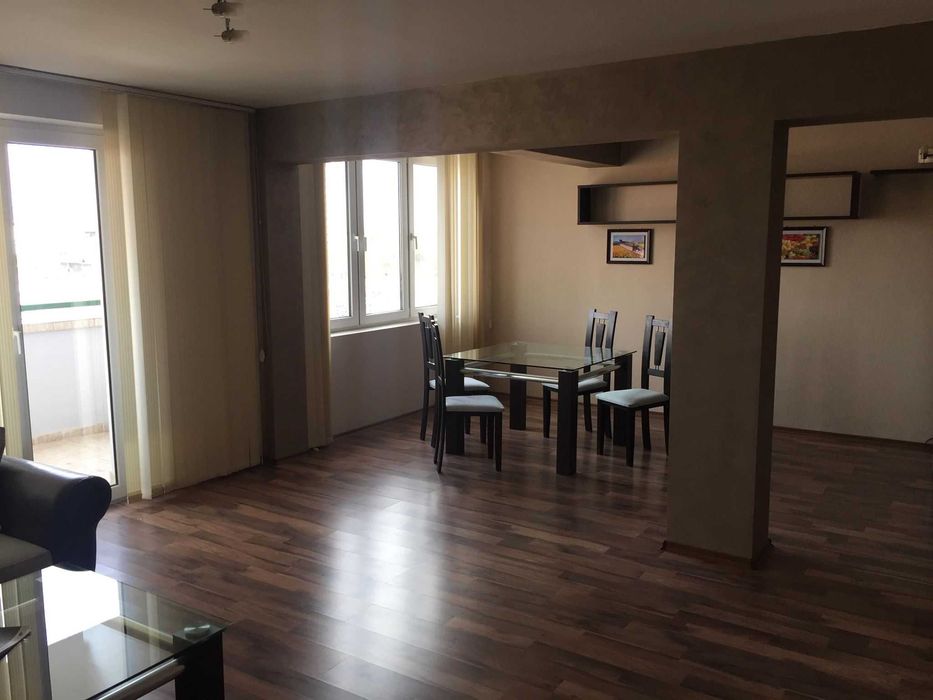 Дава се под наем Едностаен апартамент в Бургас, Лазур - 40 кв.м за 158.1 € - Снимка #2