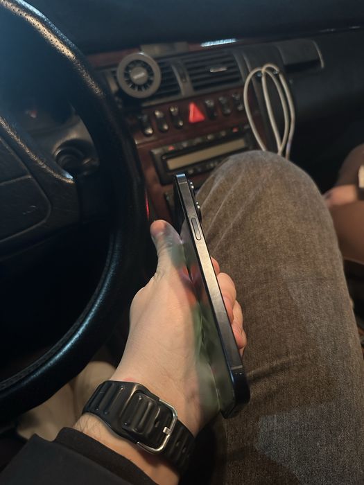 Продам айфон 15 про макс 256