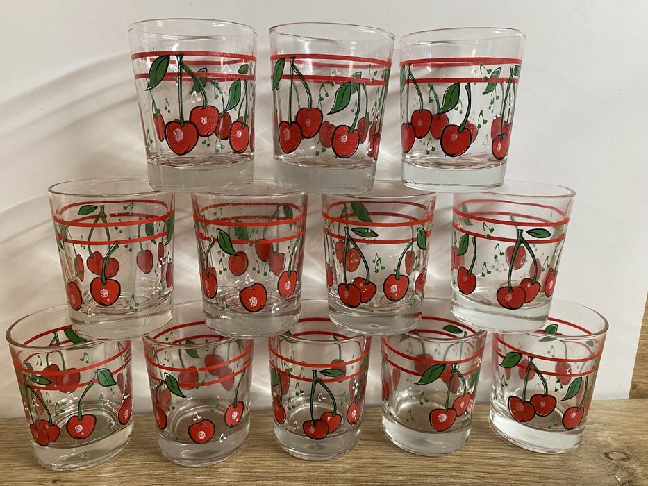 Малки чаши с черешки -100 мл