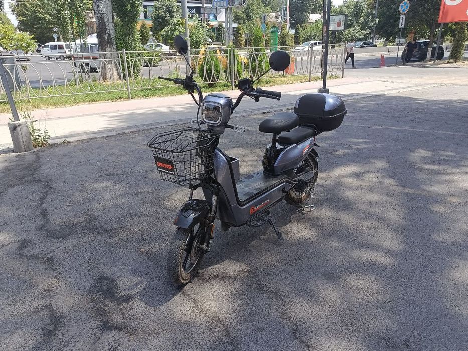 Продаётся электро скутр почти новый