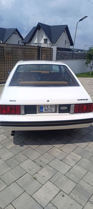 Ford Mustang mașină de epocă