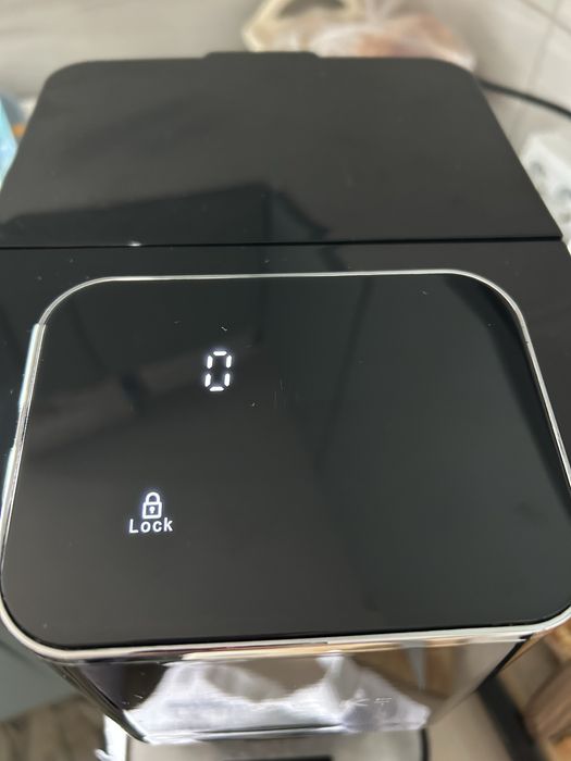 Dozator apa fierbinte ideal pentru bebelusi