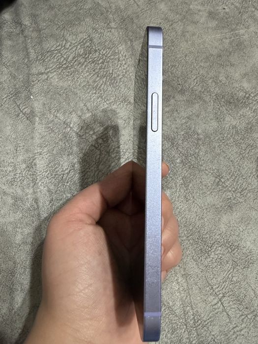 Продам iPhone 12