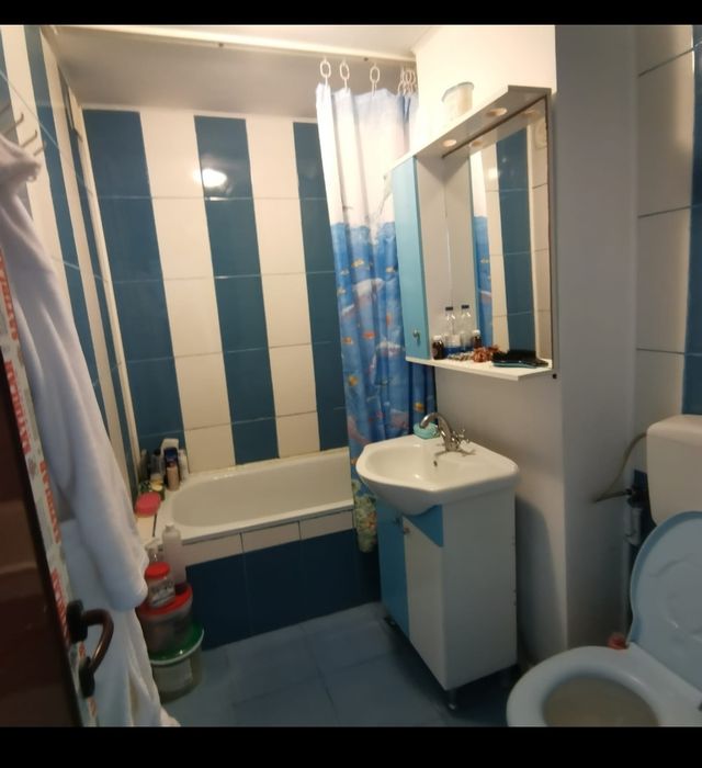 Vând apartament 3 camere