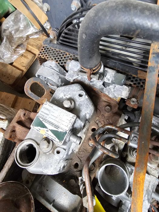 Dezmembrez motor Yanmar 2TNE68