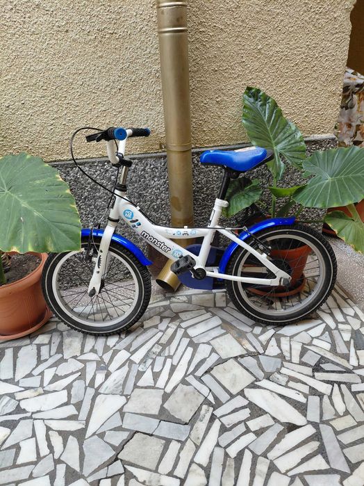 Детско колело с помощни колела и без помощни