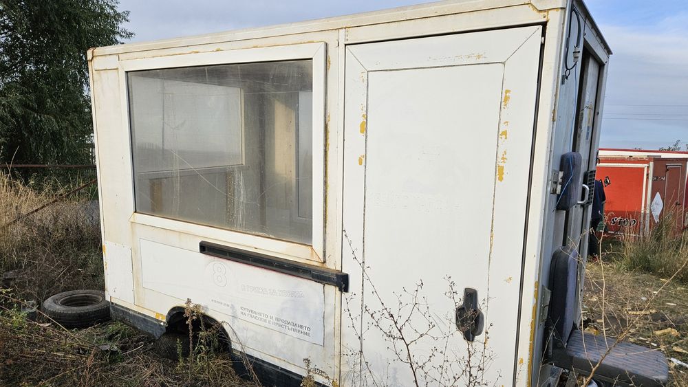 Фургон с пластмасова дограма