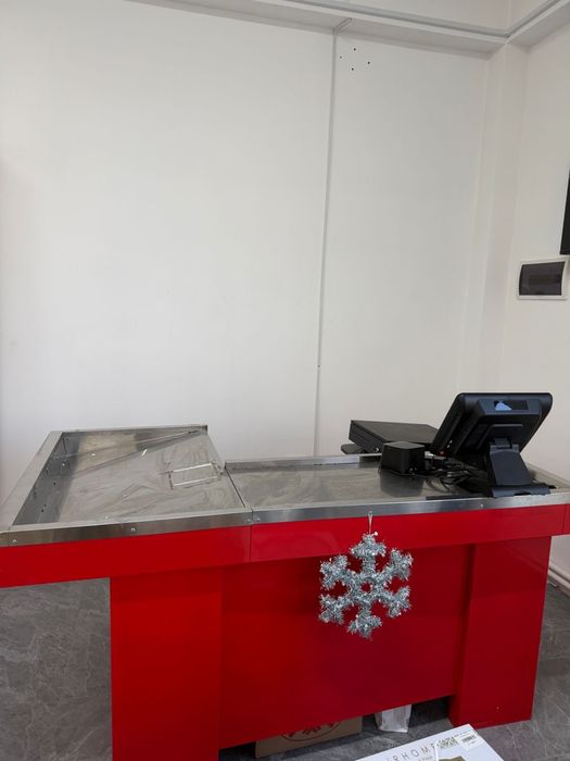 Продам кассовый стол