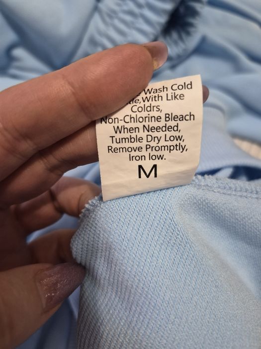 Спортивный женский костюм