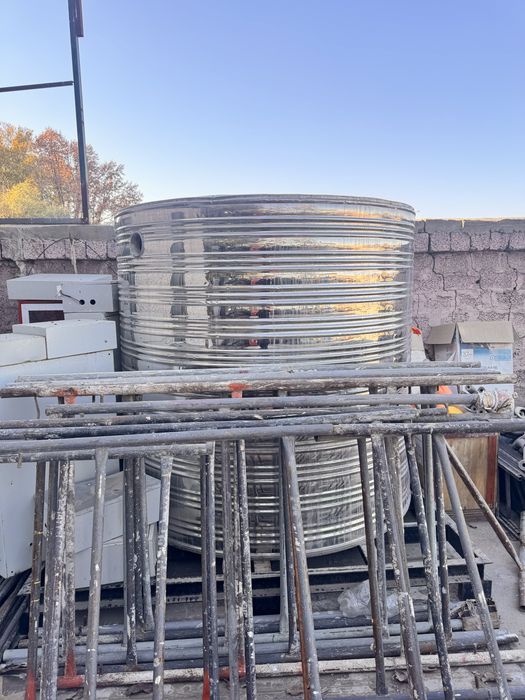 Емкост 3 тонн нерзжавейка новый