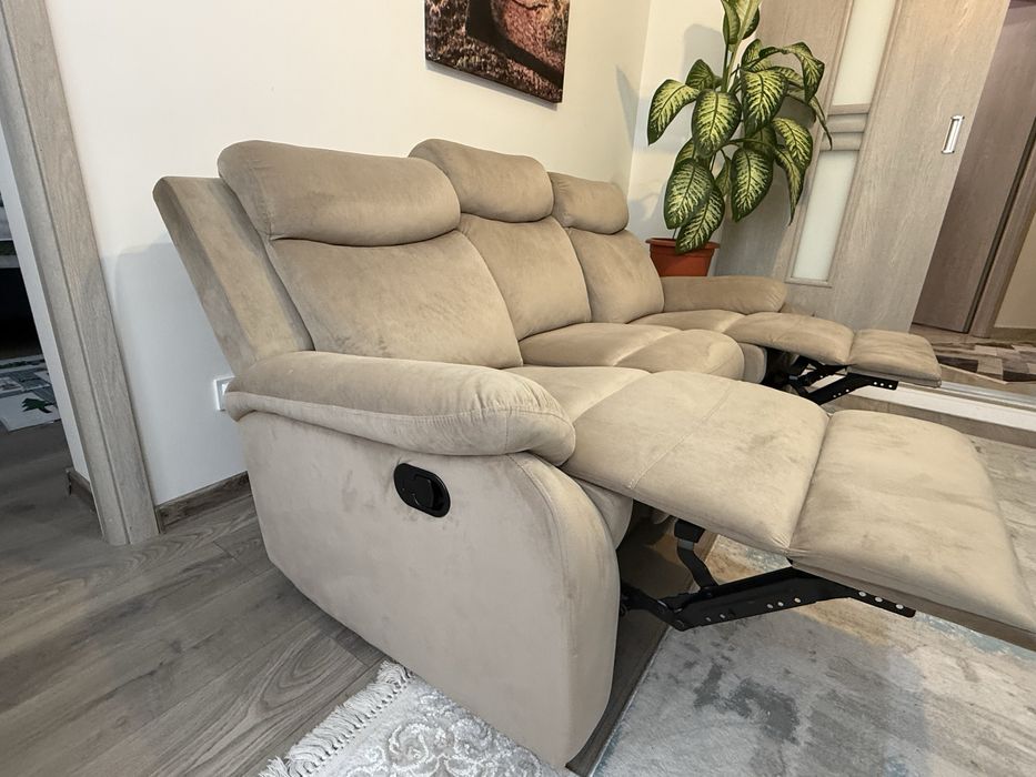 Vand Canapea trei locuri