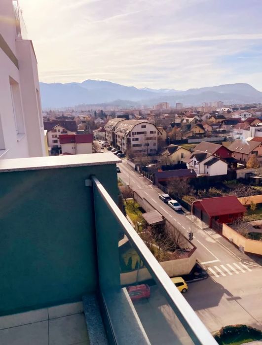 De inchiriat apartament 2 camere zona coresi,parcare,boxa!