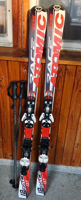Ски Atomic 135 см със ски автомати Salomon и щеки / втора употреба