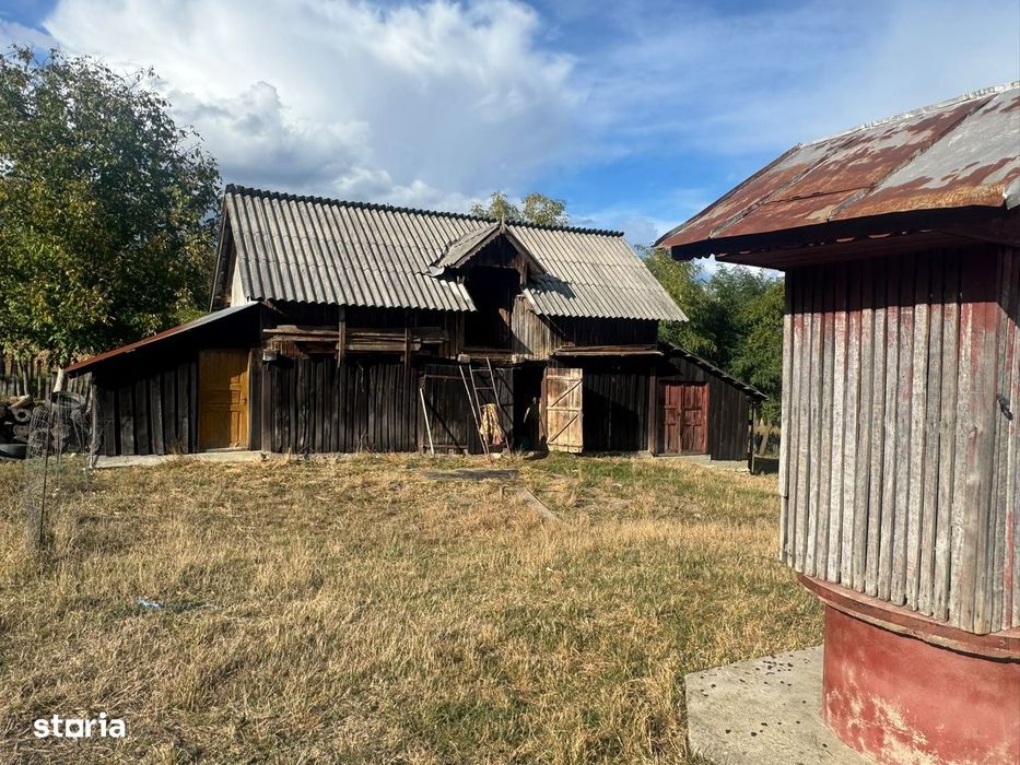 Proprietate cu Doua Case