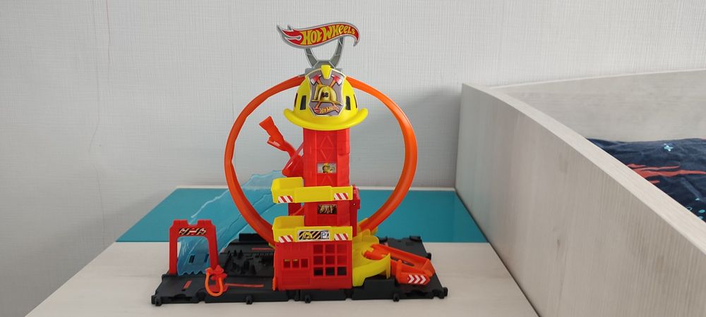 Писти Hot Wheels