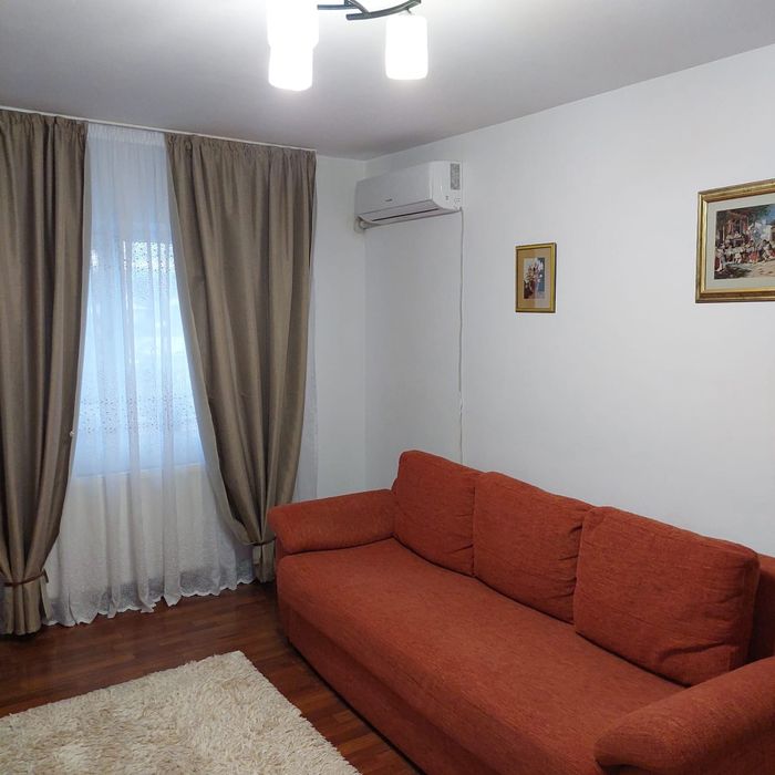 De vânzare apartament cu 2 camere + loc de parcare