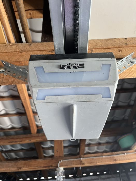 Mecanism motor FAAC pt usa garaj automata cu sina