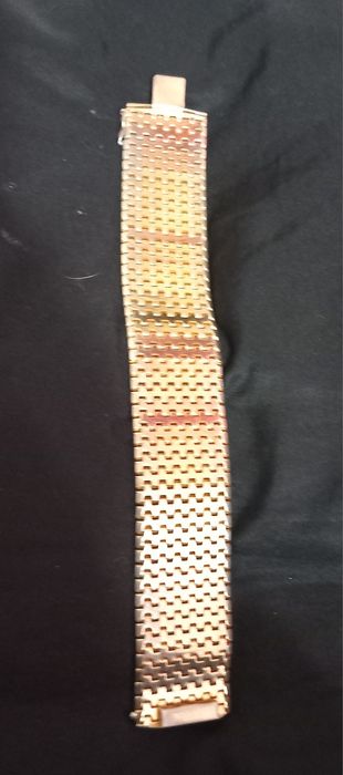 Brățară foarte grea, Italia