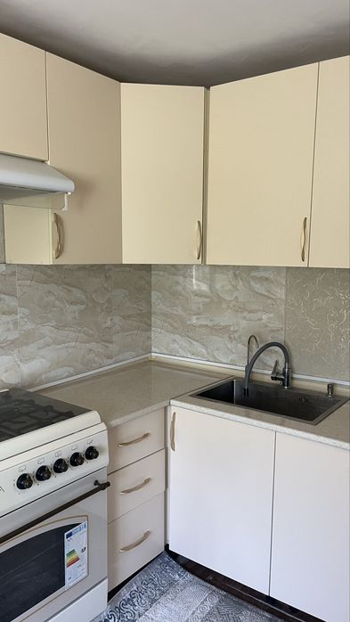 Кухонный гарнитур сатылады!