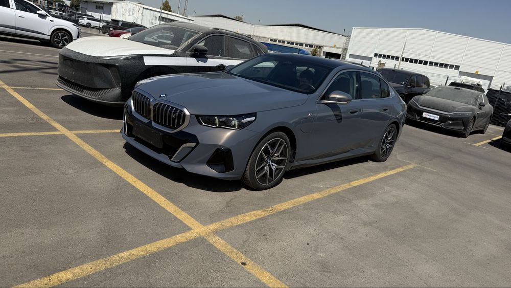 BMW i5 35L 2024 yil dop opsiya