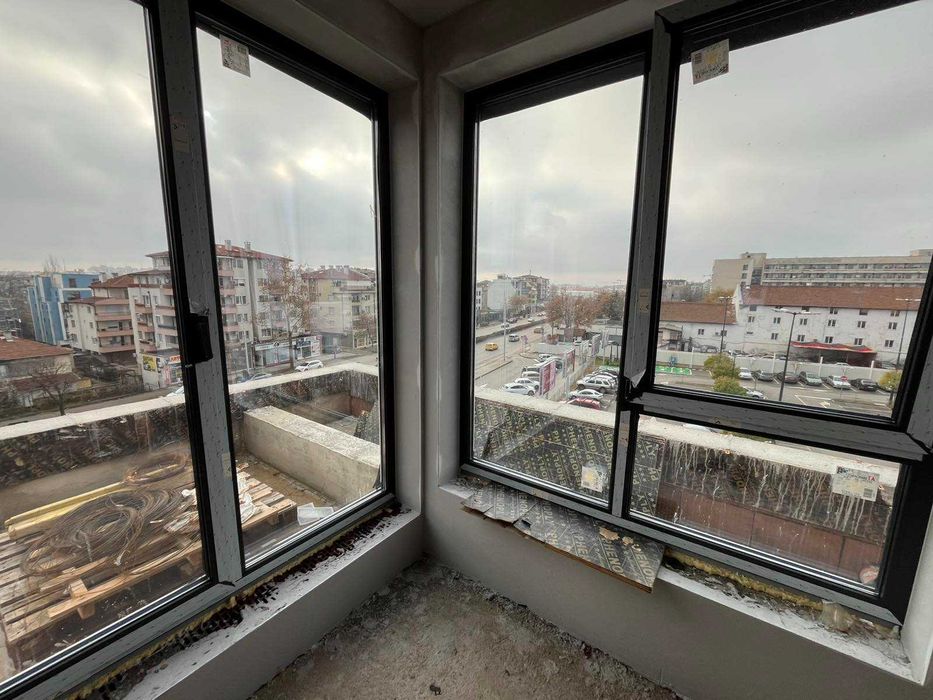 Продава се Тристаен апартамент в Пловдив, Коматевски възел - 134 кв.м за 1407 €/кв.м - Снимка #3