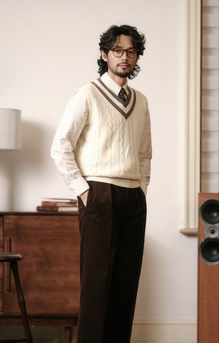 Бежевые жилетки Old Money – стиль богатых мужчин