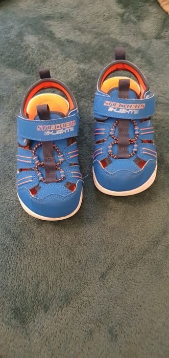 Adidasi și sandale copii