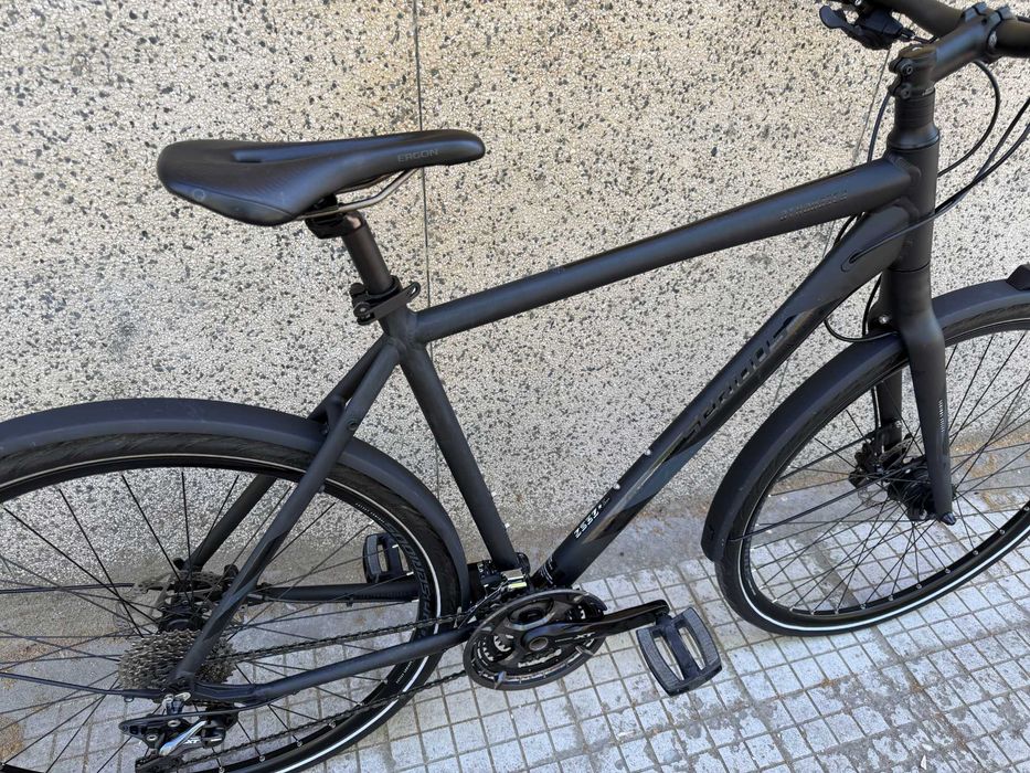 Serious Athabasca Hybrid Street 28''/Shimano XT/Led светлини/динамо главина