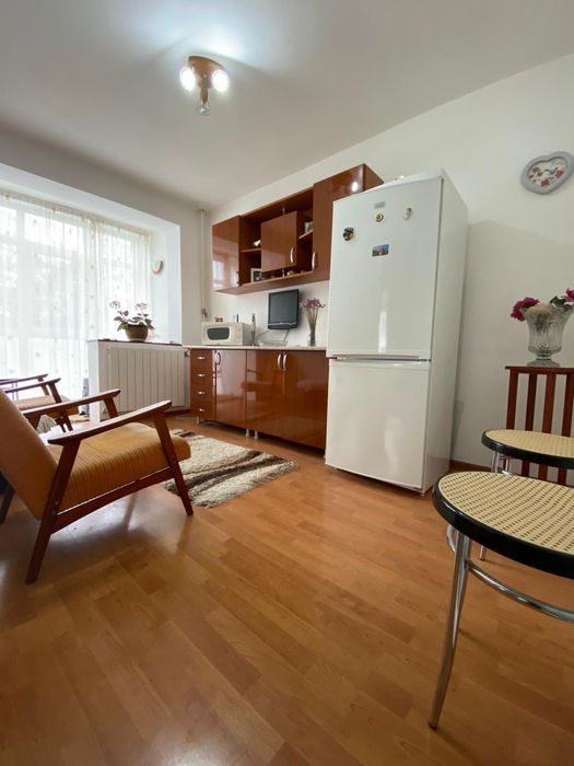 Apartament 3 camere de inchiriat