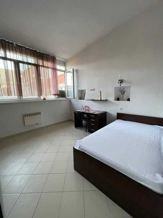 Дава се под наем Тристаен апартамент в София, Център - 90 кв.м за 535.5 € - Снимка #2