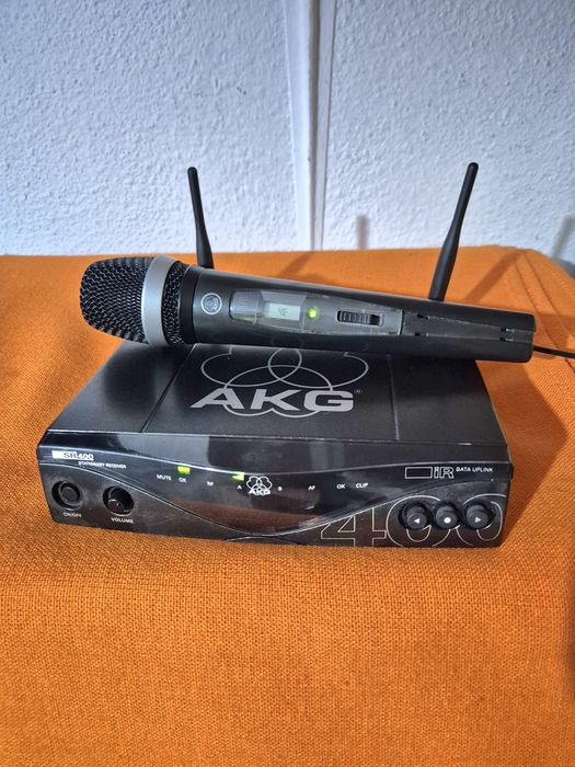 Microfon pt voce Akg Sr 400