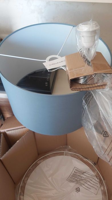 Продавам лампи  ,нови