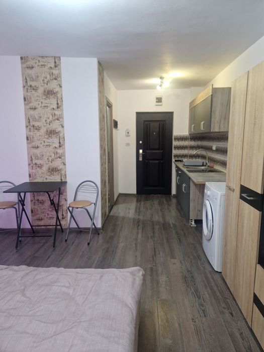 Închiriez in regim hotelier, garsonieră, amenajat modern,.