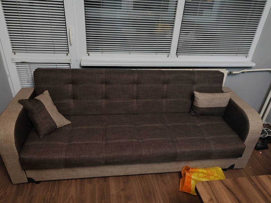 Разтегателен диван