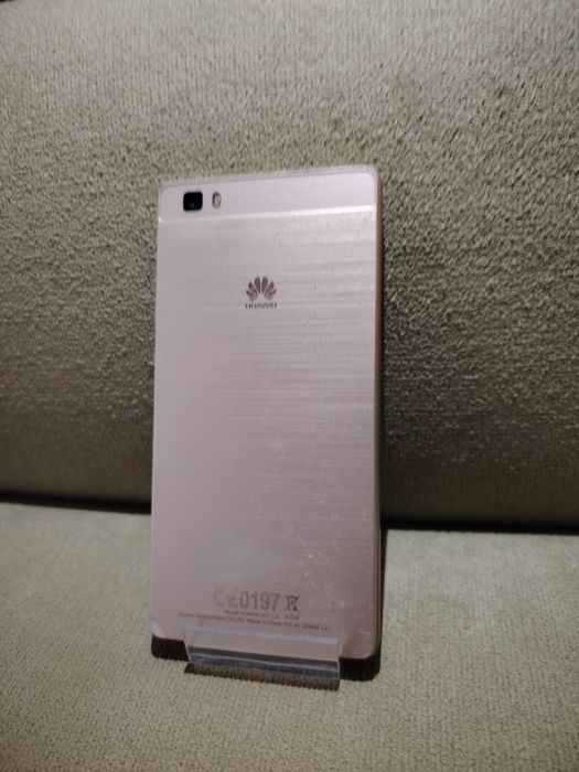 Huawei P8 Lite Gold si Negru