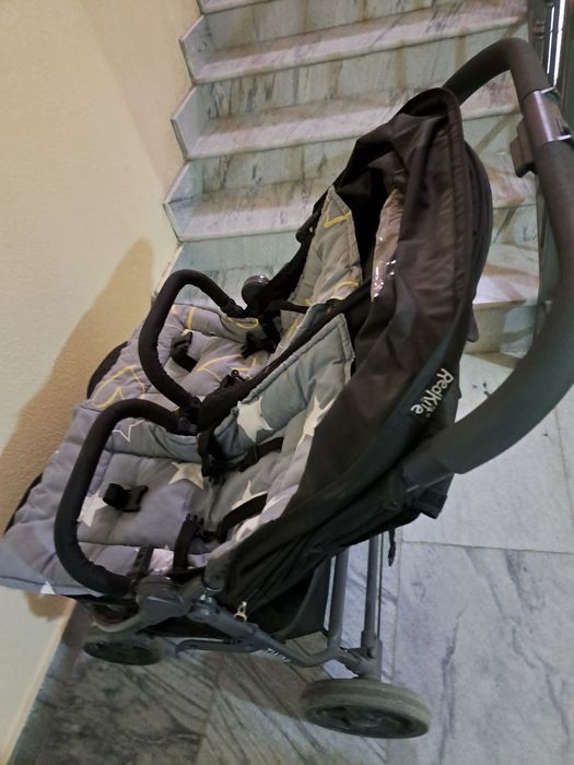 коляска для двойняшек