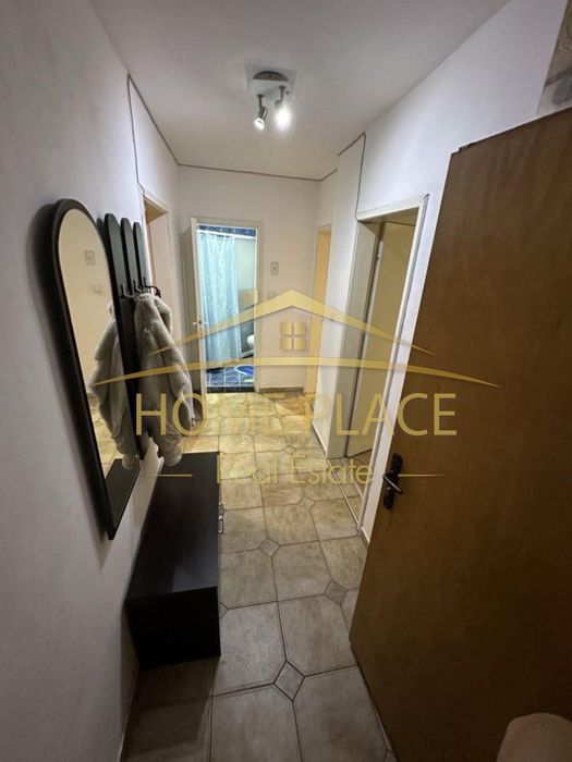 Тристаен апартамент в района на Колхозен пазар