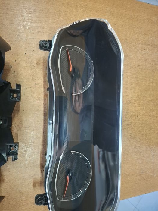 Ceasuri de bord Peugeot 208 Renault Clio 4 FIAT 500X